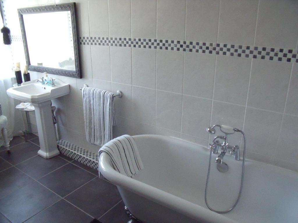The Globe Inn Chagford Room photo